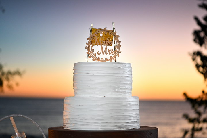 La Romana sunset wedding cake