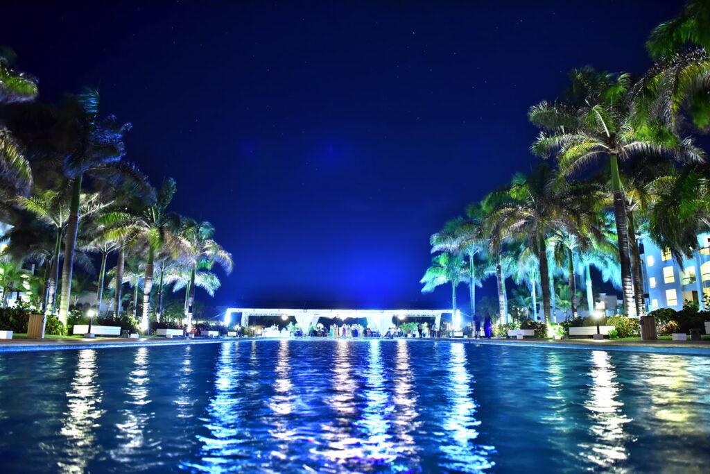 Eclipse Canal at night photo by Photo Cine Art