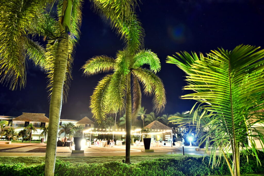 Isle of Wright Plaza at night by Photo Cine Art