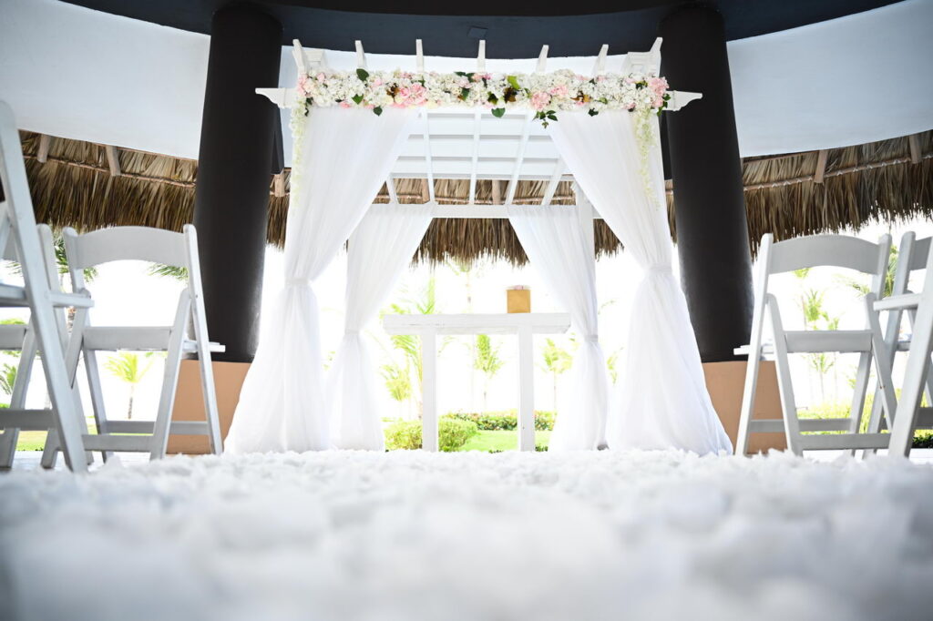 Piano Gazebo HRPC Punta Cana wedding photographer