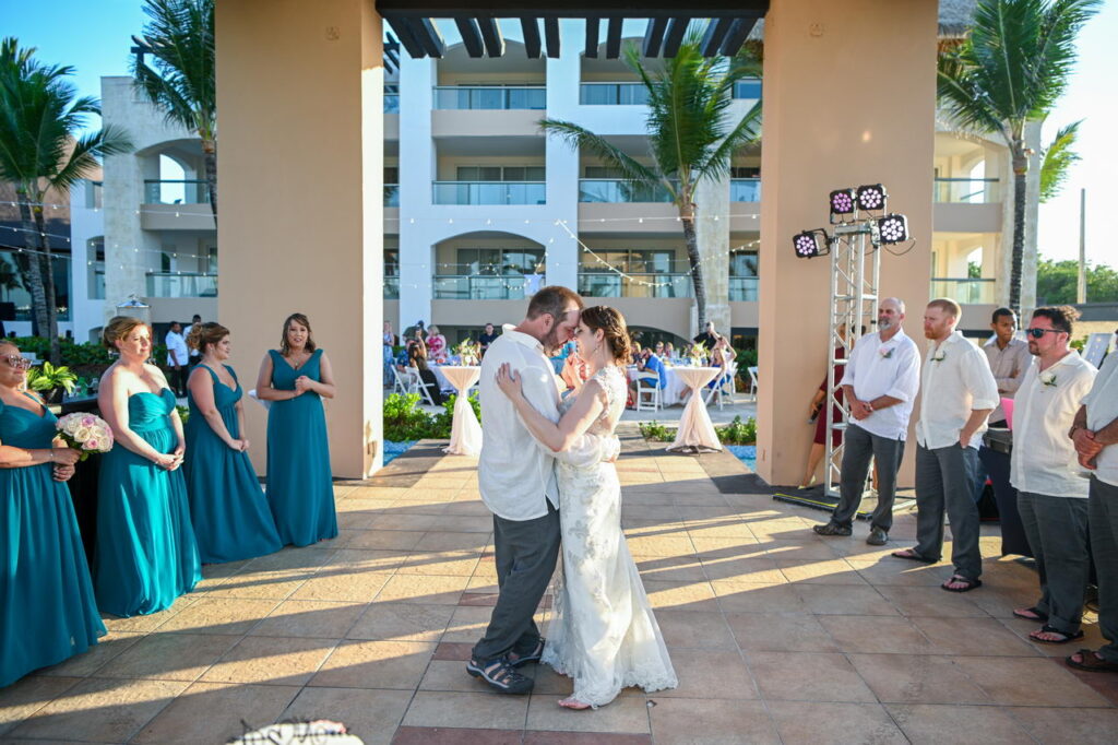Harmonica Gazebo first dance by Punta Cana wedding photographer