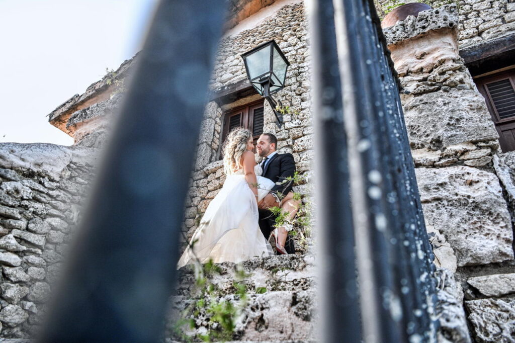 Wedding couple at Altos de Chavon by Photo Cine Art