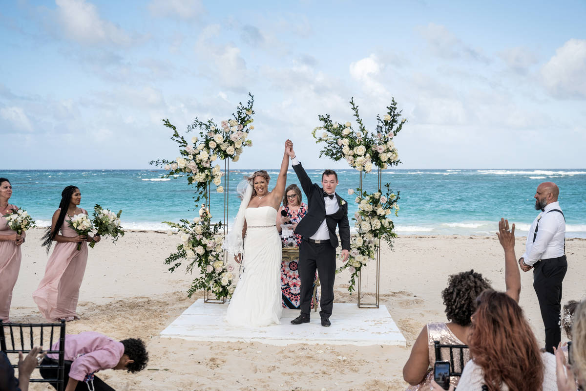 We are married at Kukua by Photo Cine Art