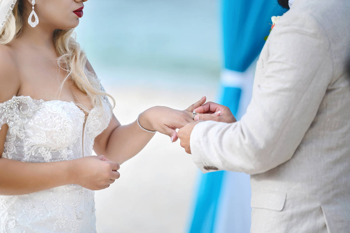rings exchange at Kukua wedding