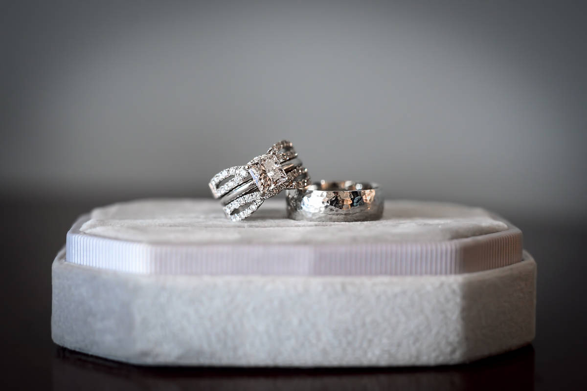 wedding rings by photo cine art