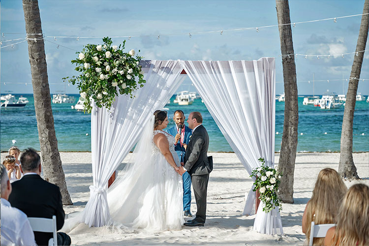 Jehison Cabrera Wedding Officiant and the married couple