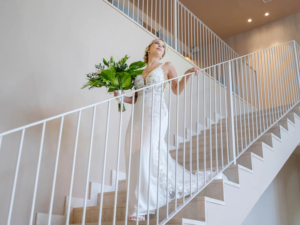 Beautiful bride at Finest Resort by Photo Cine Art