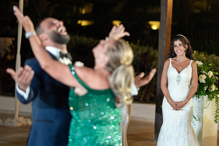 couple dancing at the wedding and having fun