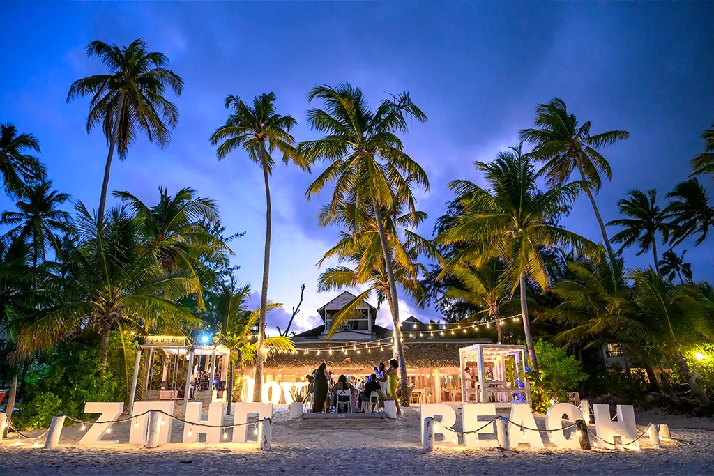 ZOHO Beach by Photo Cine Art