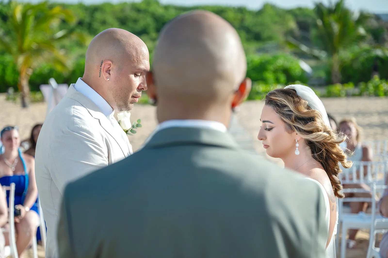 Frankeesue and Miguel sharing emotional vows during their Dreams Macao Beach ceremony